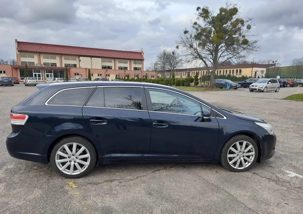 Toyota Avensis cena 27500 przebieg: 245000, rok produkcji 2011 z Tuchola małe 137